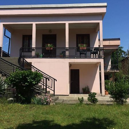 Marinas Guesthouse Кобулети Екстериор снимка