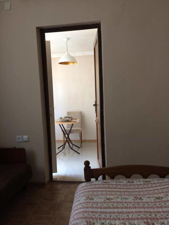 Marinas Guesthouse Кобулети Екстериор снимка