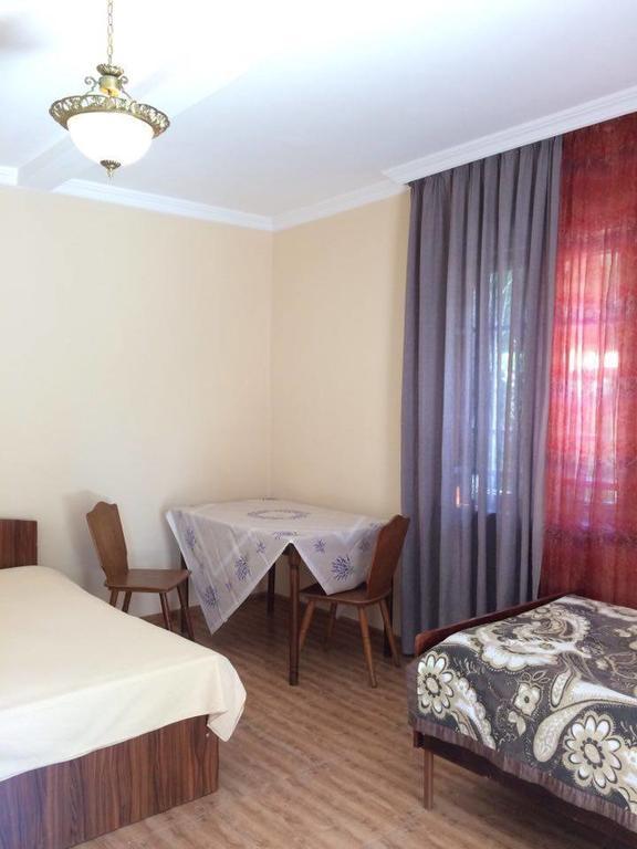 Marinas Guesthouse Кобулети Екстериор снимка